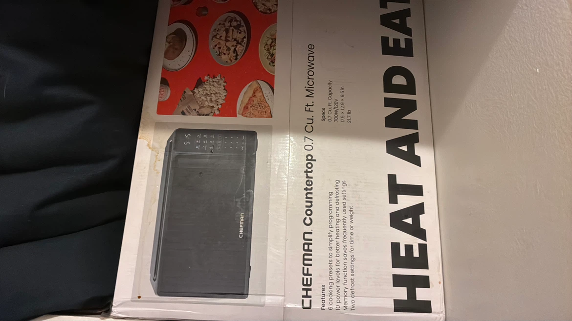 Chefman 0.7 Cu. Ft. Black Countertop Microwave - photo 2