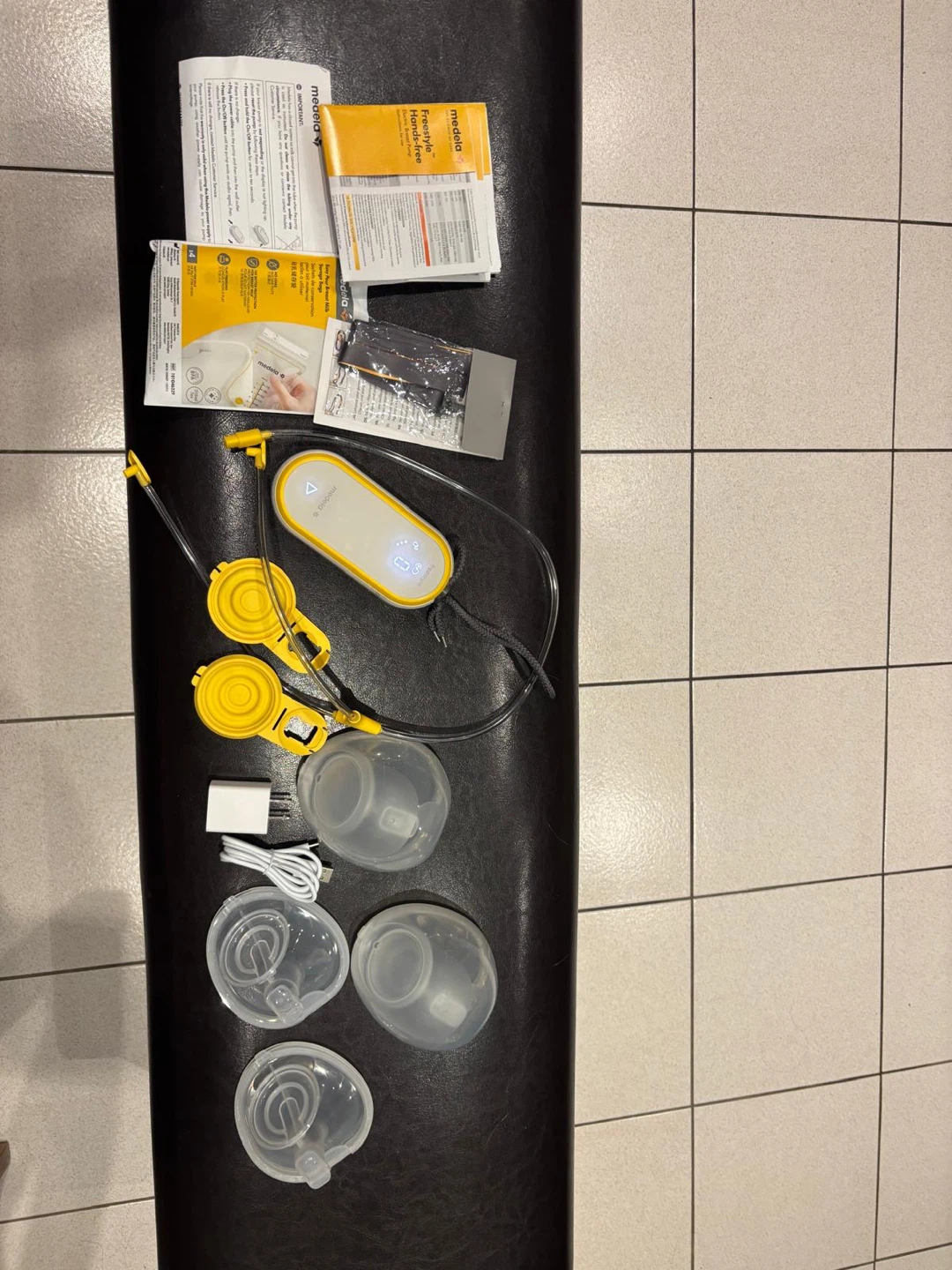 Medela Freestyle Hands-Free Electric Breast Pump - photo 3