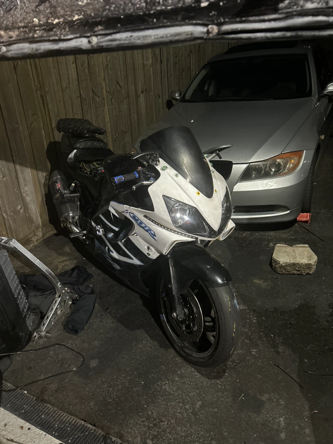 Suzuki sportbike motorcycle
