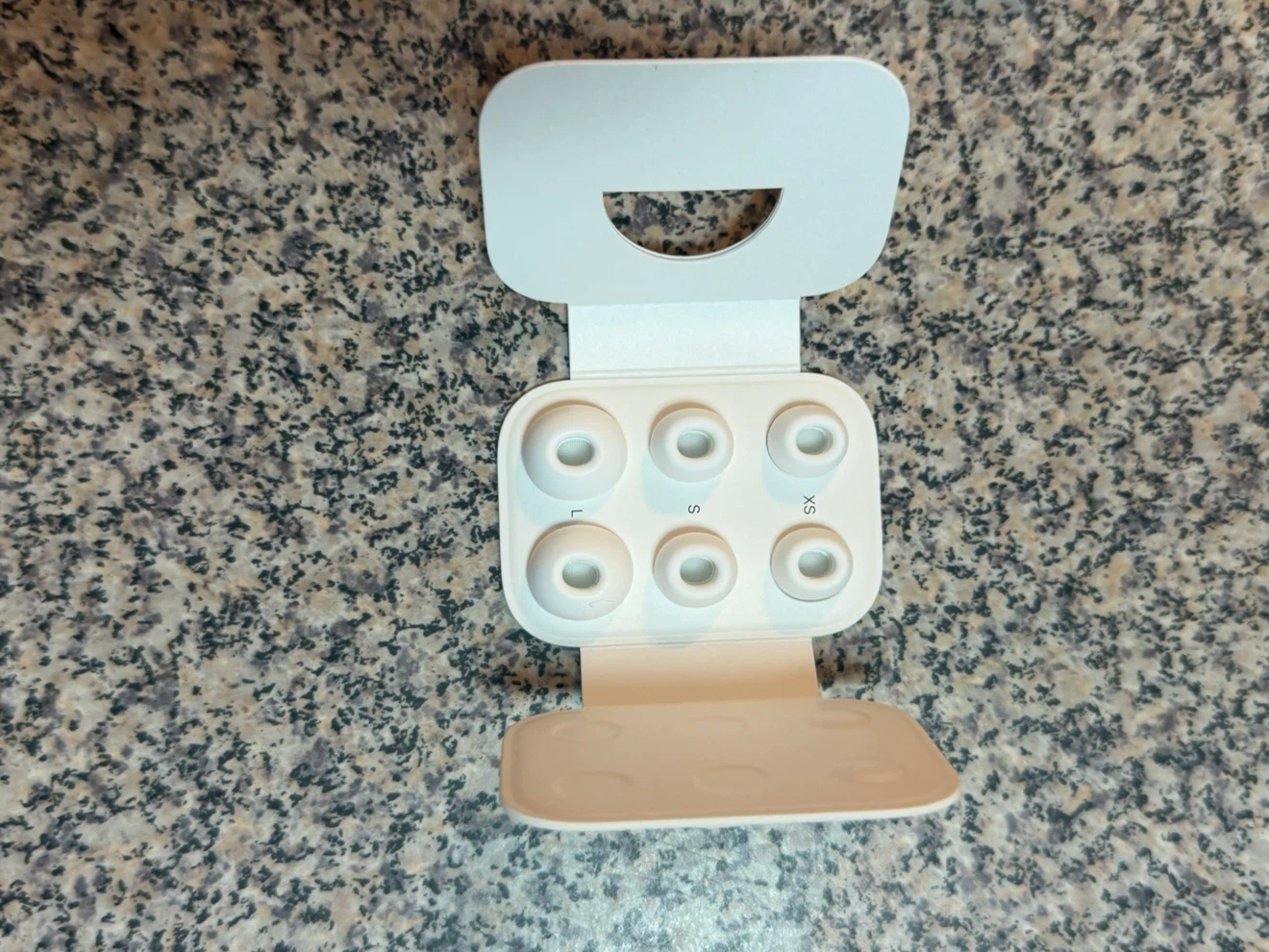 Real Apple AirPods Pro (2nd generation) Charging Case - photo 4