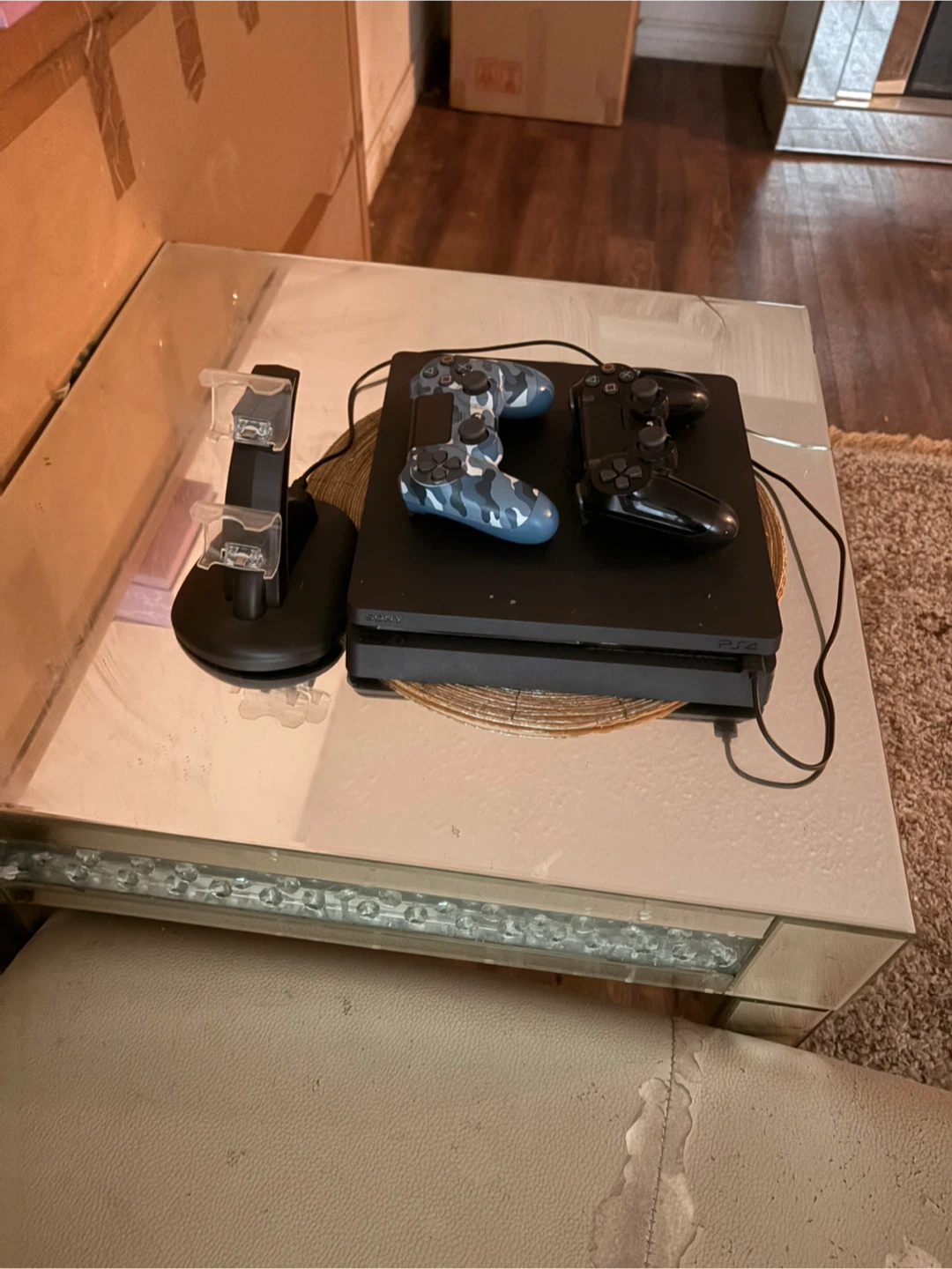 PlayStation 4  with 2 Controllers and charging dock - photo 3