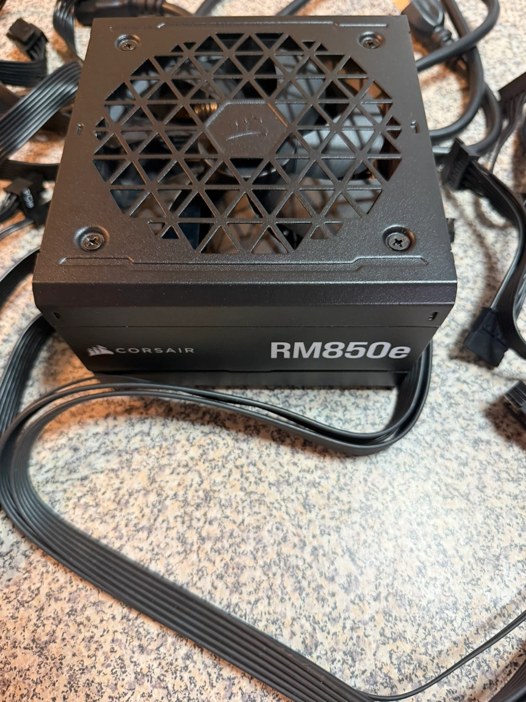 Corsair RM850e Power Supply - photo 2
