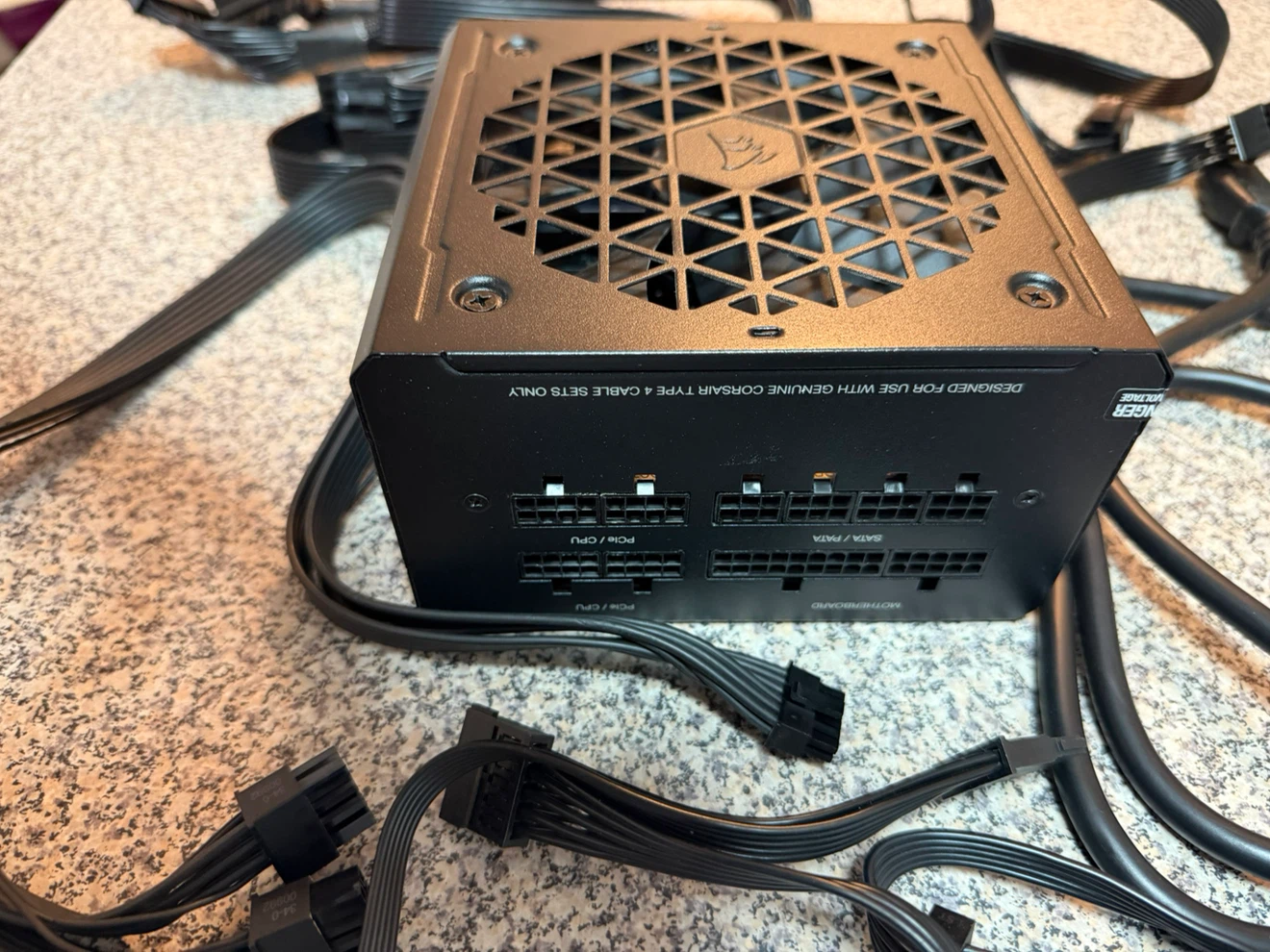Corsair RM850e Power Supply - photo 3