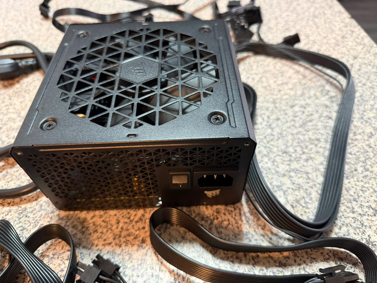 Corsair RM850e Power Supply - photo 4