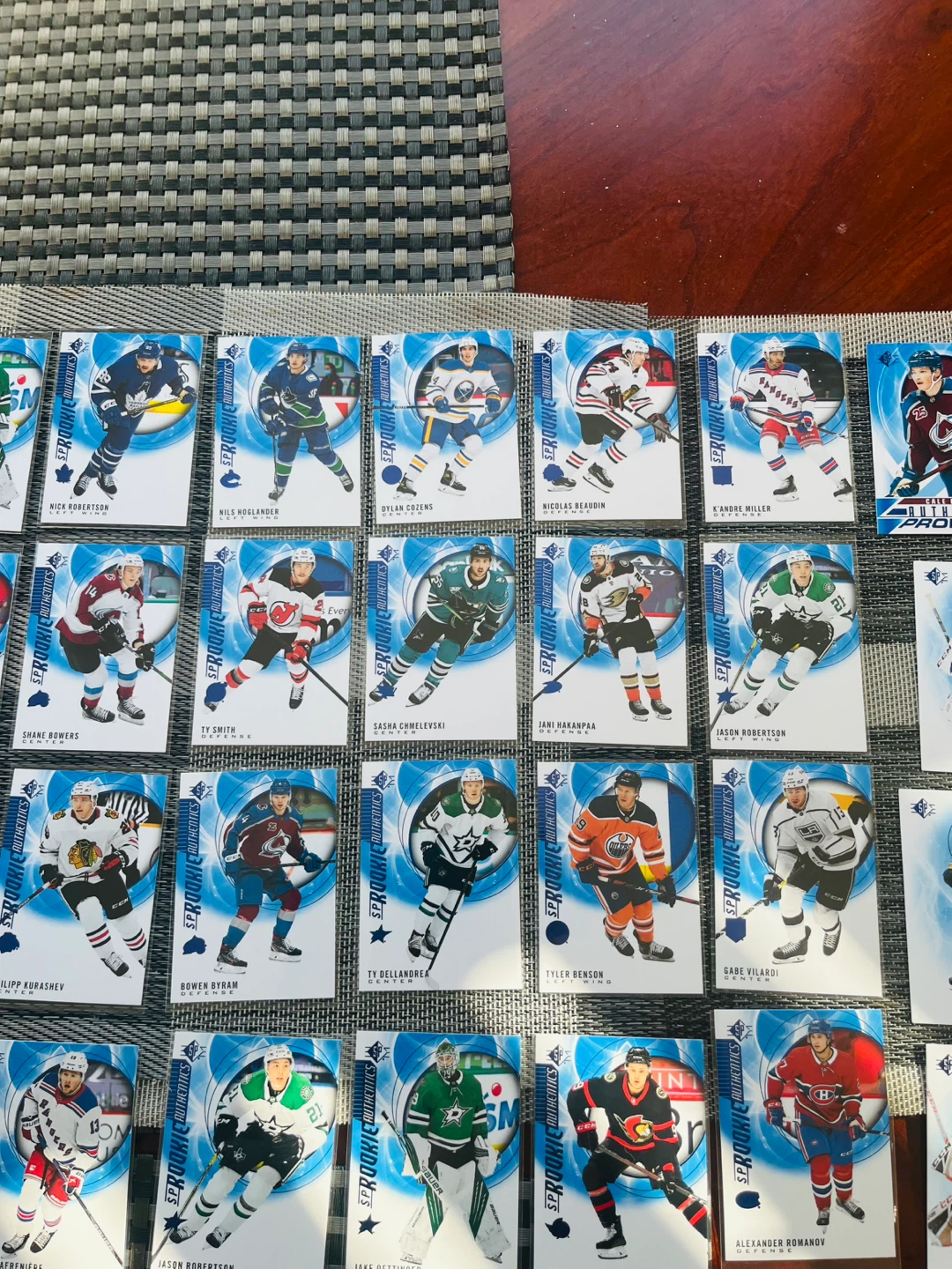 70 (39 Rookie) Hockey Trading Cards 2020-21 SP Authentics - photo 3