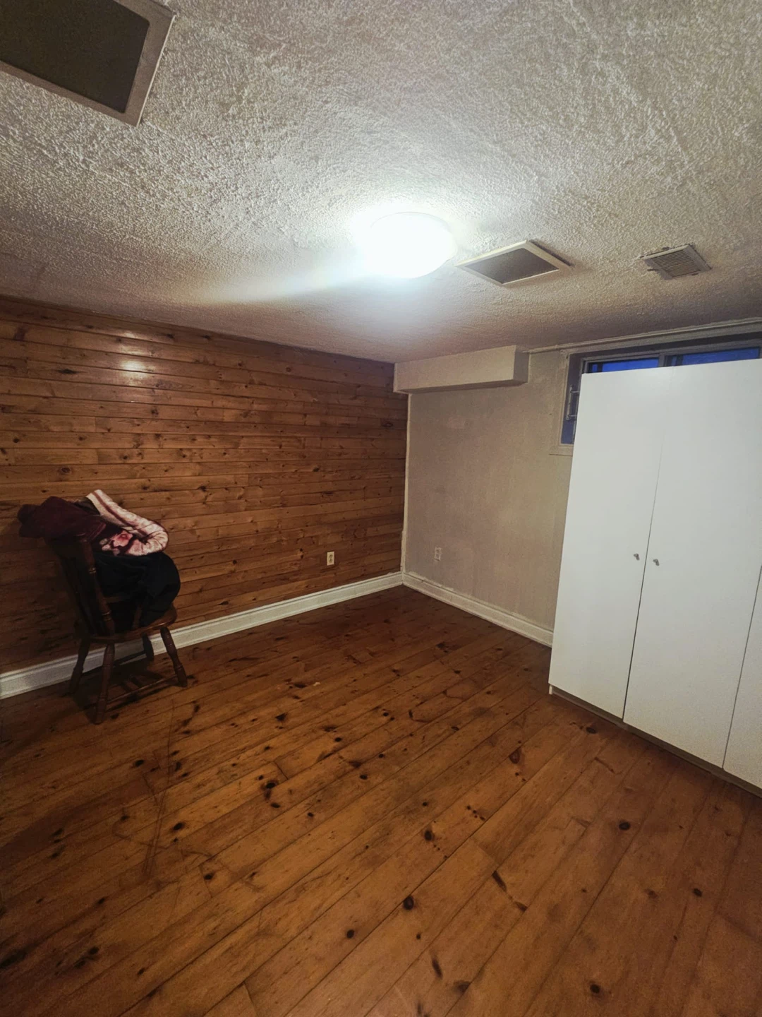 Etobicoke - Basement for rent - photo 3
