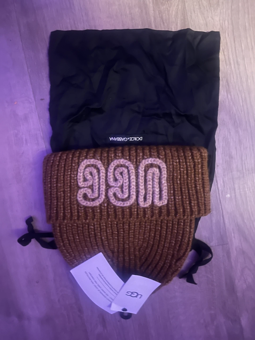 UGG Ribbed Beanie with Pouch