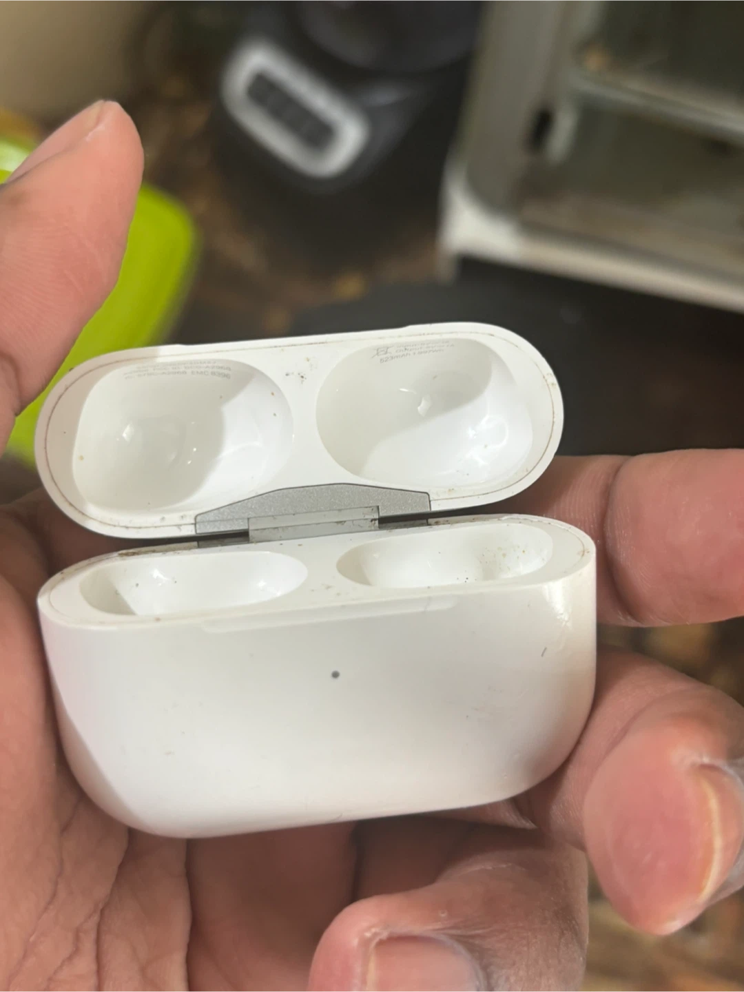 Apple AirPods Pro 2 usb cCharging Case - photo 4