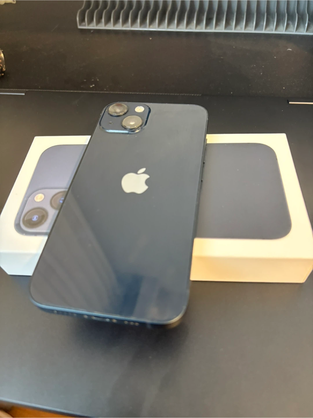 iPhone 13 Mint Condition - photo 4