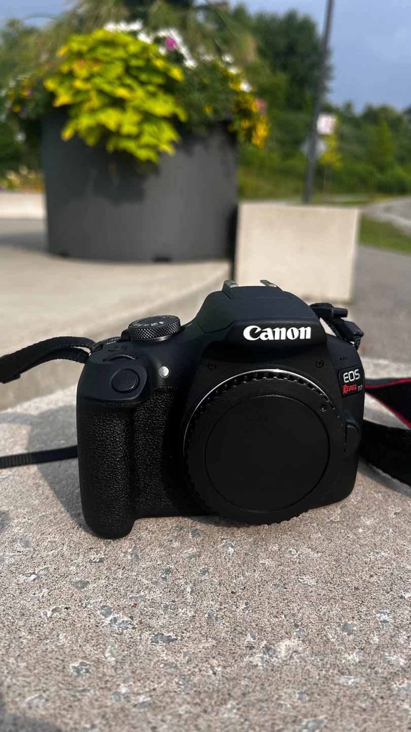 Canon EOS Rebel T7 DSLR Camera