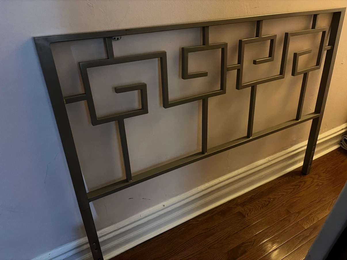 Metal queen Headboard with Geometric Design