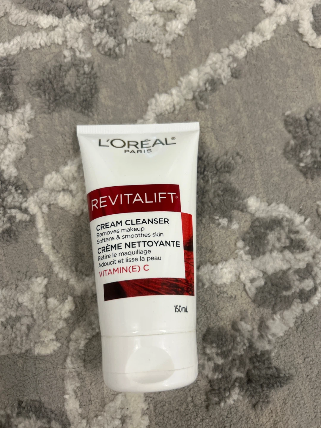 L'Oréal Revitalift Cream Cleanser