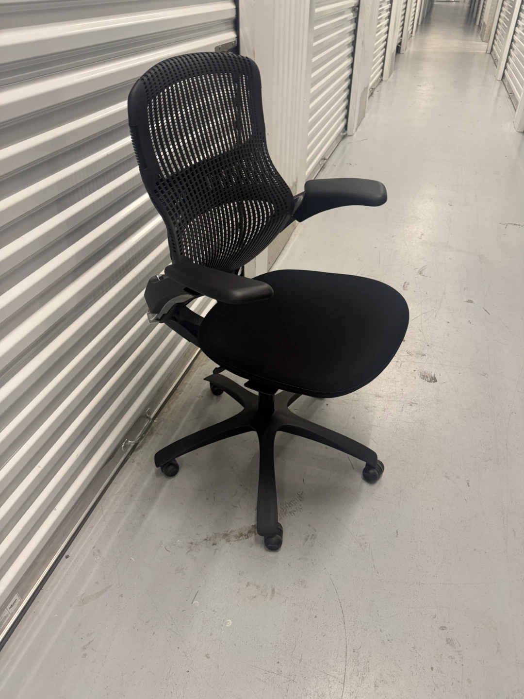 Black Office Chair - photo 2