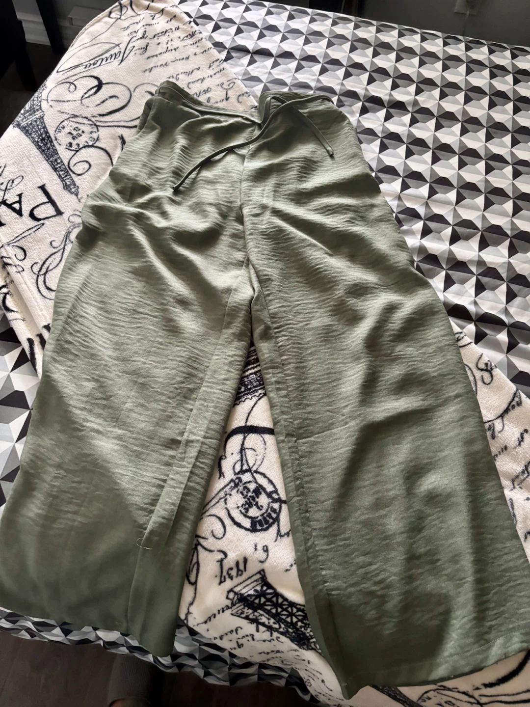 Women's Olive Green Wide-Leg Pants - photo 2