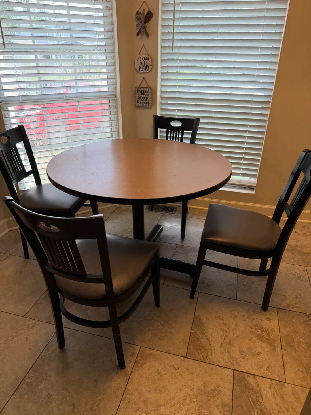 Round Table with 4 Chairs