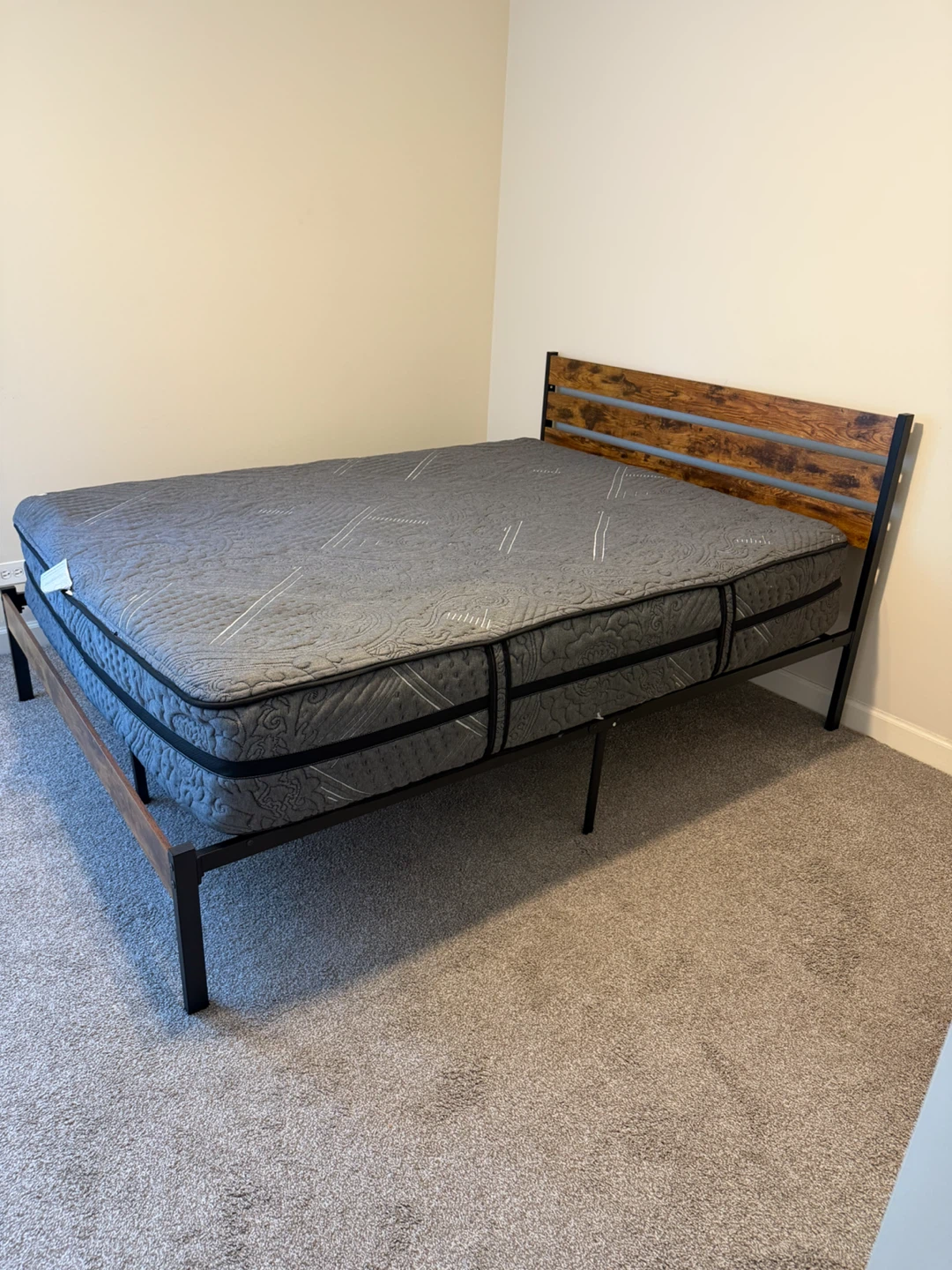 Queen Size Mattress with stainless steel wooden frame base