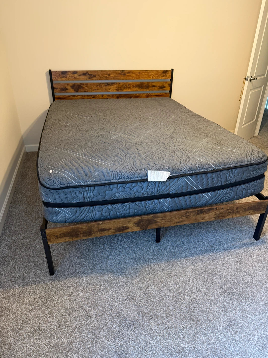 Queen Size Mattress with stainless steel wooden frame base - photo 2