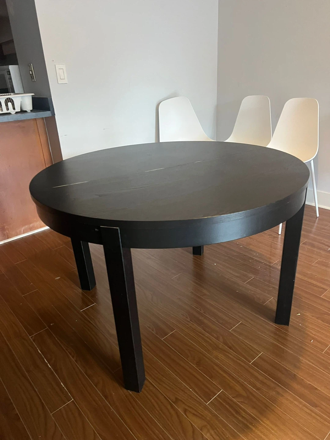 Extendable Round Dining Table - photo 3