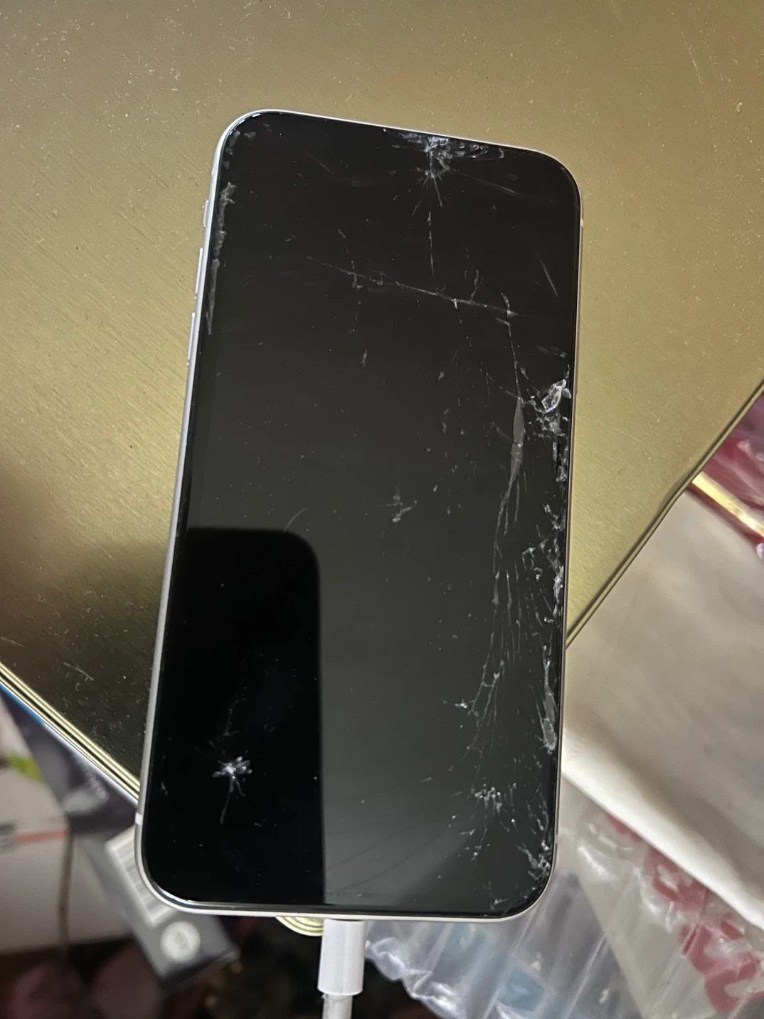 Apple iPhone 11 - White - comes with Free case - photo 2