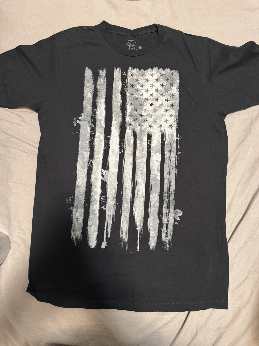 Lot of 2 Graphic T-Shirts - Large - photo 3