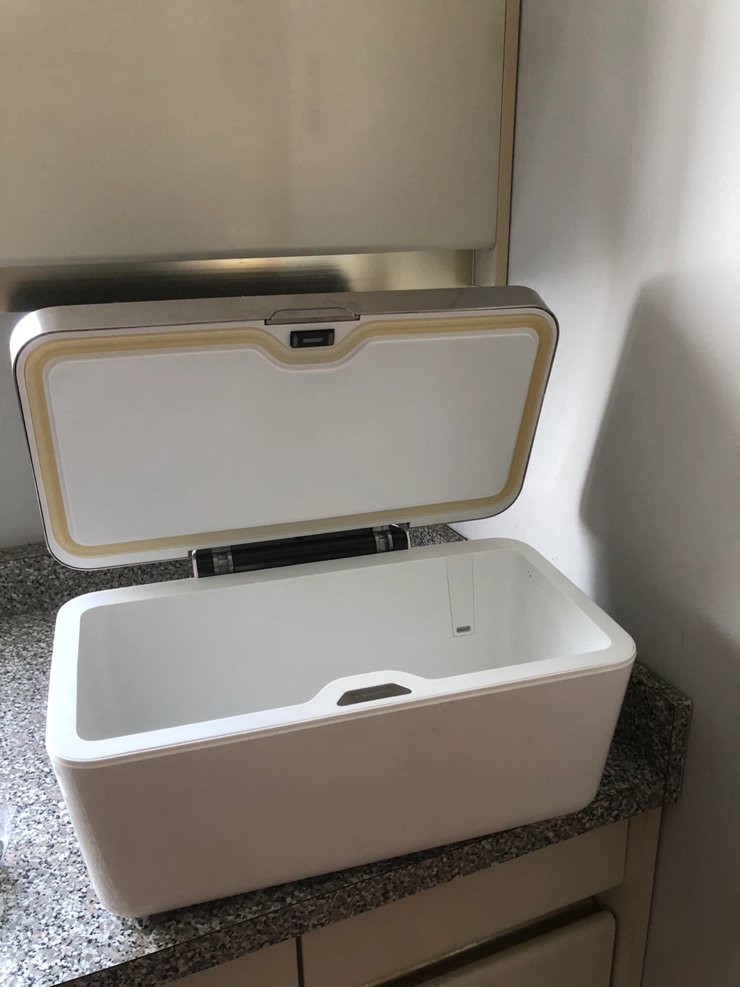 Vacuvita Vacuum Sealing System Container and Bags