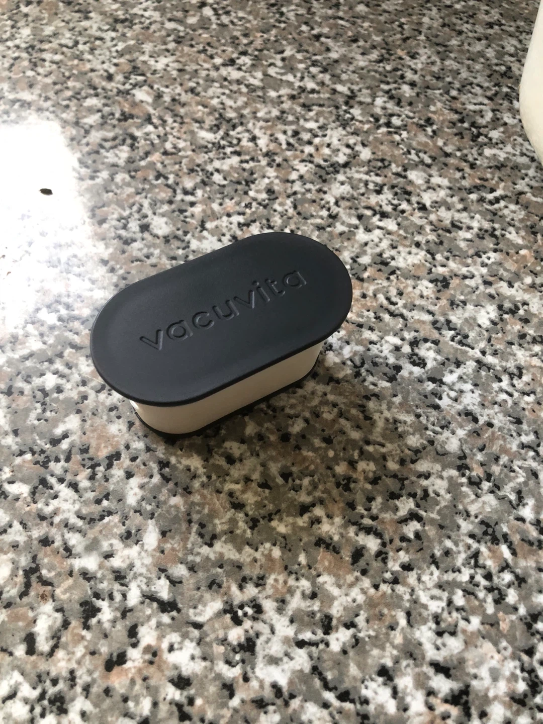 Vacuvita Vacuum Sealing System Container and Bags - photo 4