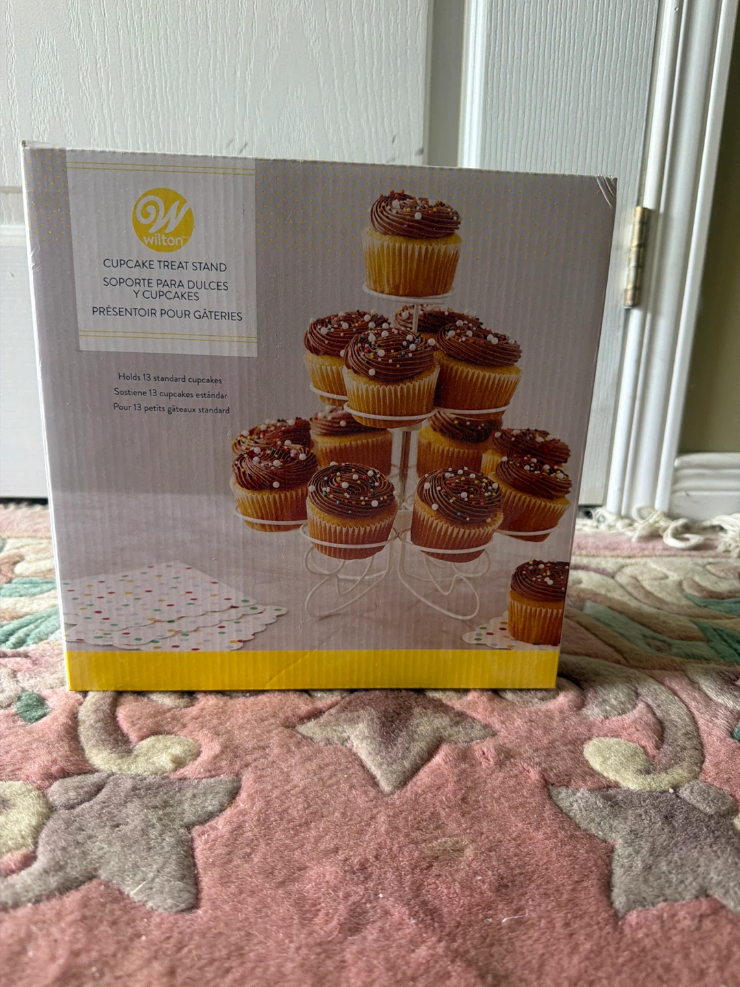 Wilton Cupcake Treat Stand - hold 13 cupcakes