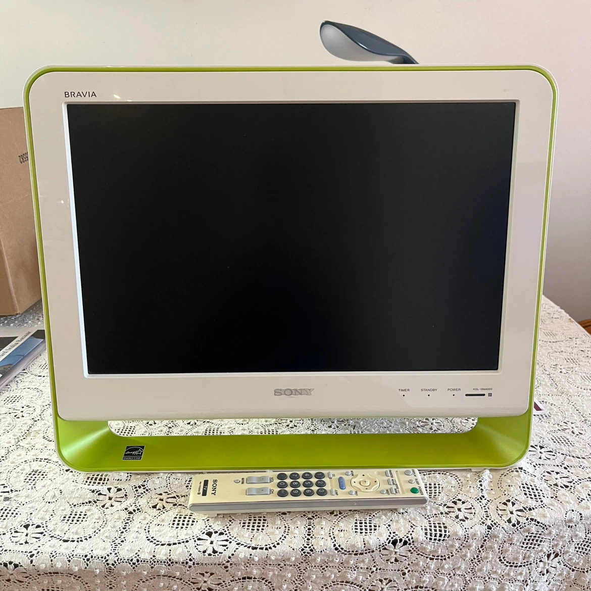 Sony Bravia KDL-19M4000 LCD Color TV
