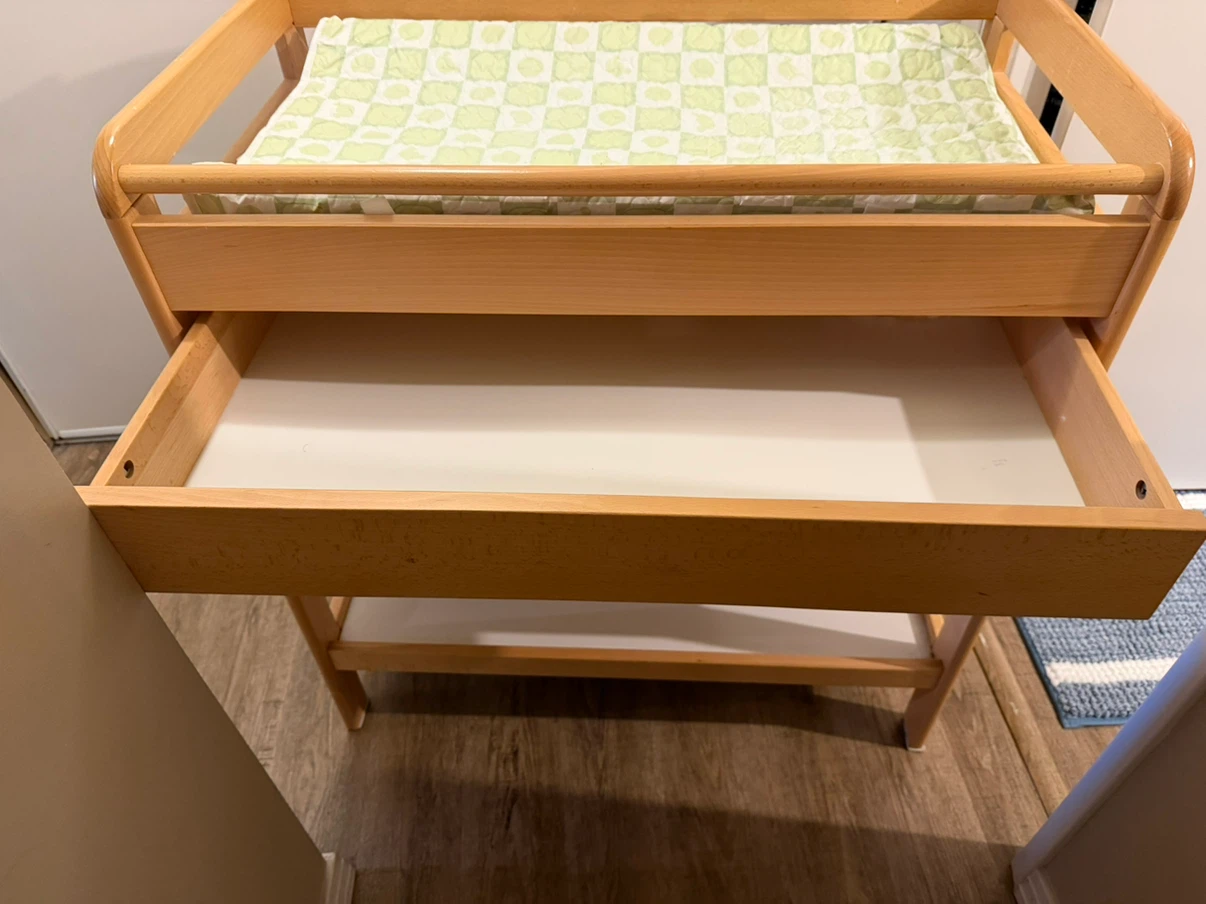Change table with a sliding drawer and shelves - photo 2