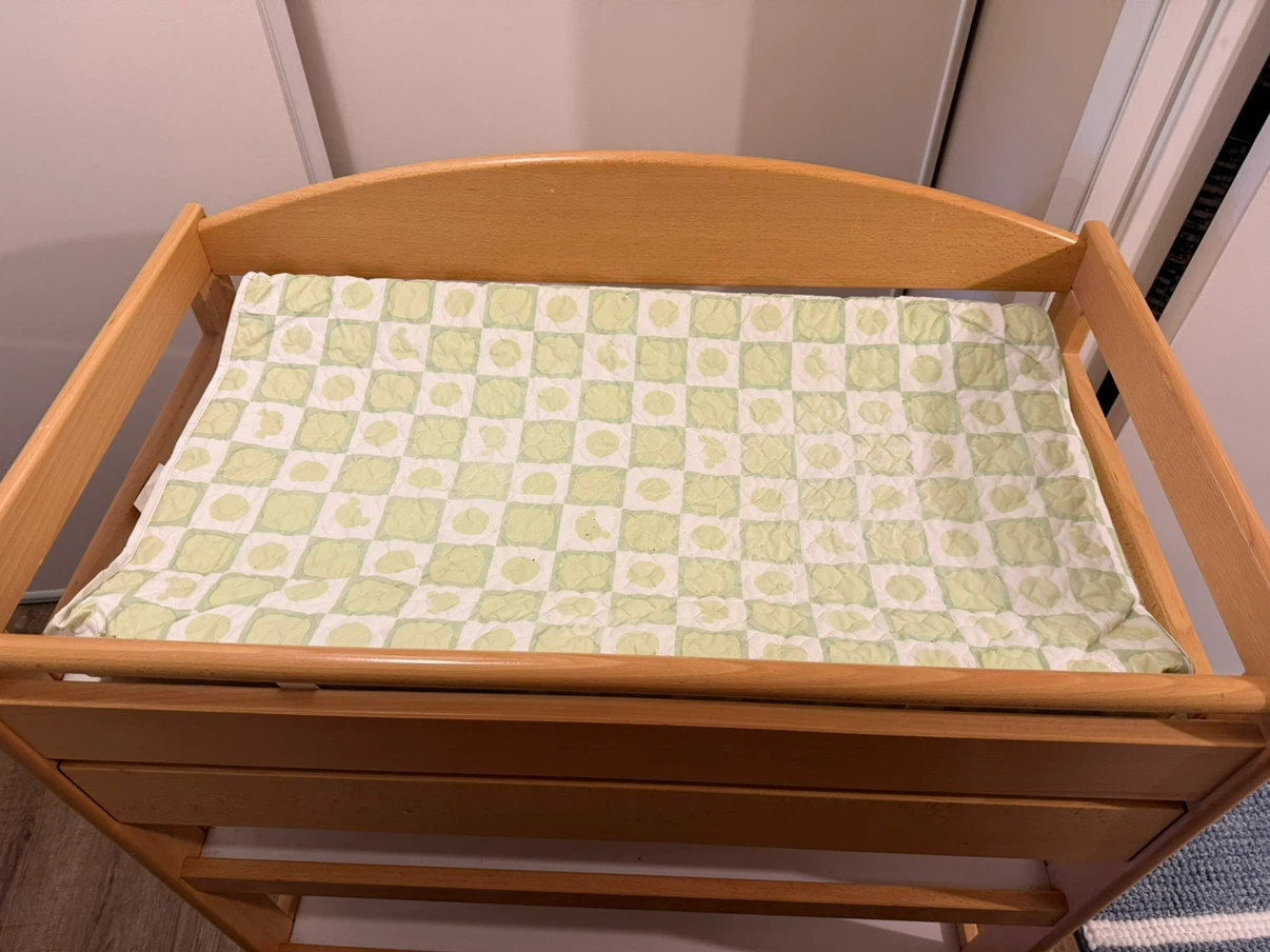Change table with a sliding drawer and shelves - photo 4