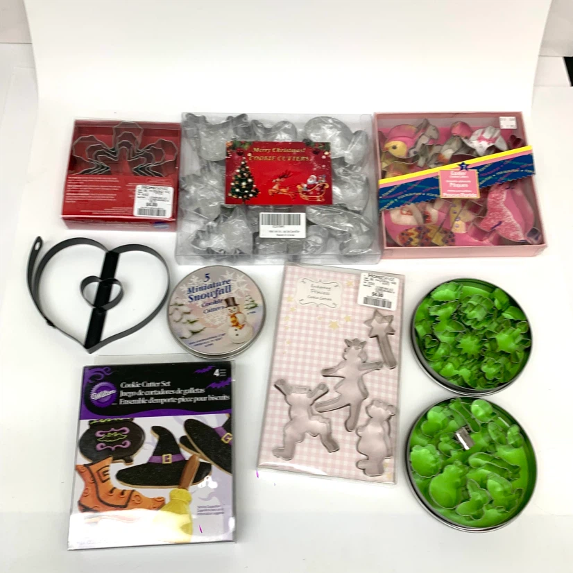 Cookie Cutter Lot Princess Easter Christmas Halloween Baking Set - photo 2