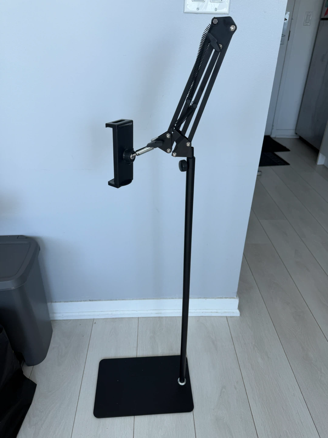 SAMHOUSING Adjustable Tablet Floor Stand