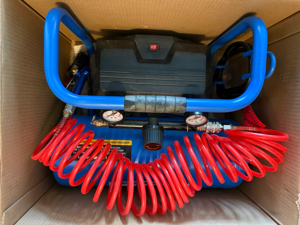 Mastercraft Portable Air Compressor 7.6 L - photo 3
