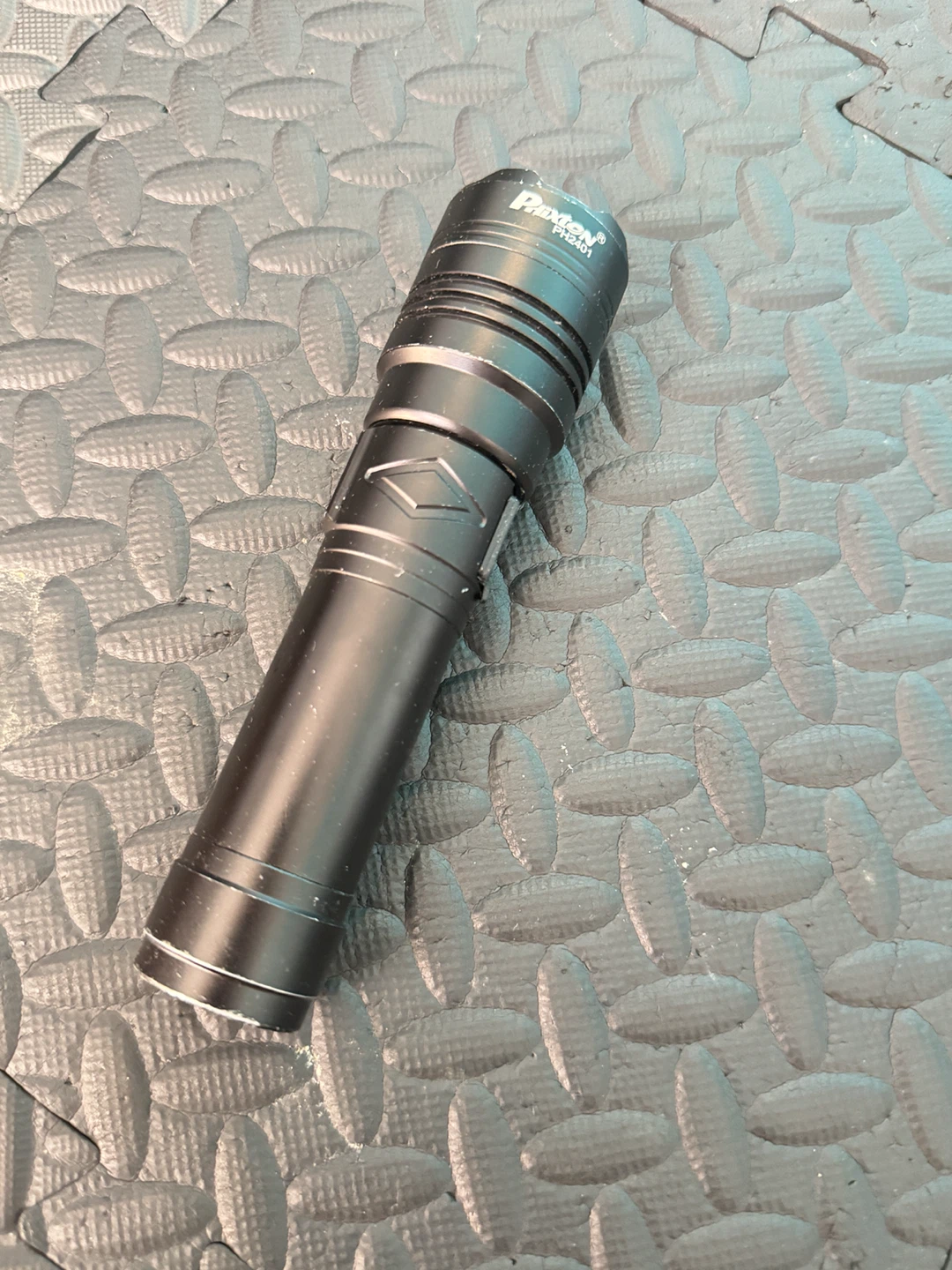 PHIXTON Rechargeable LED Flashlight with 100000 - photo 2