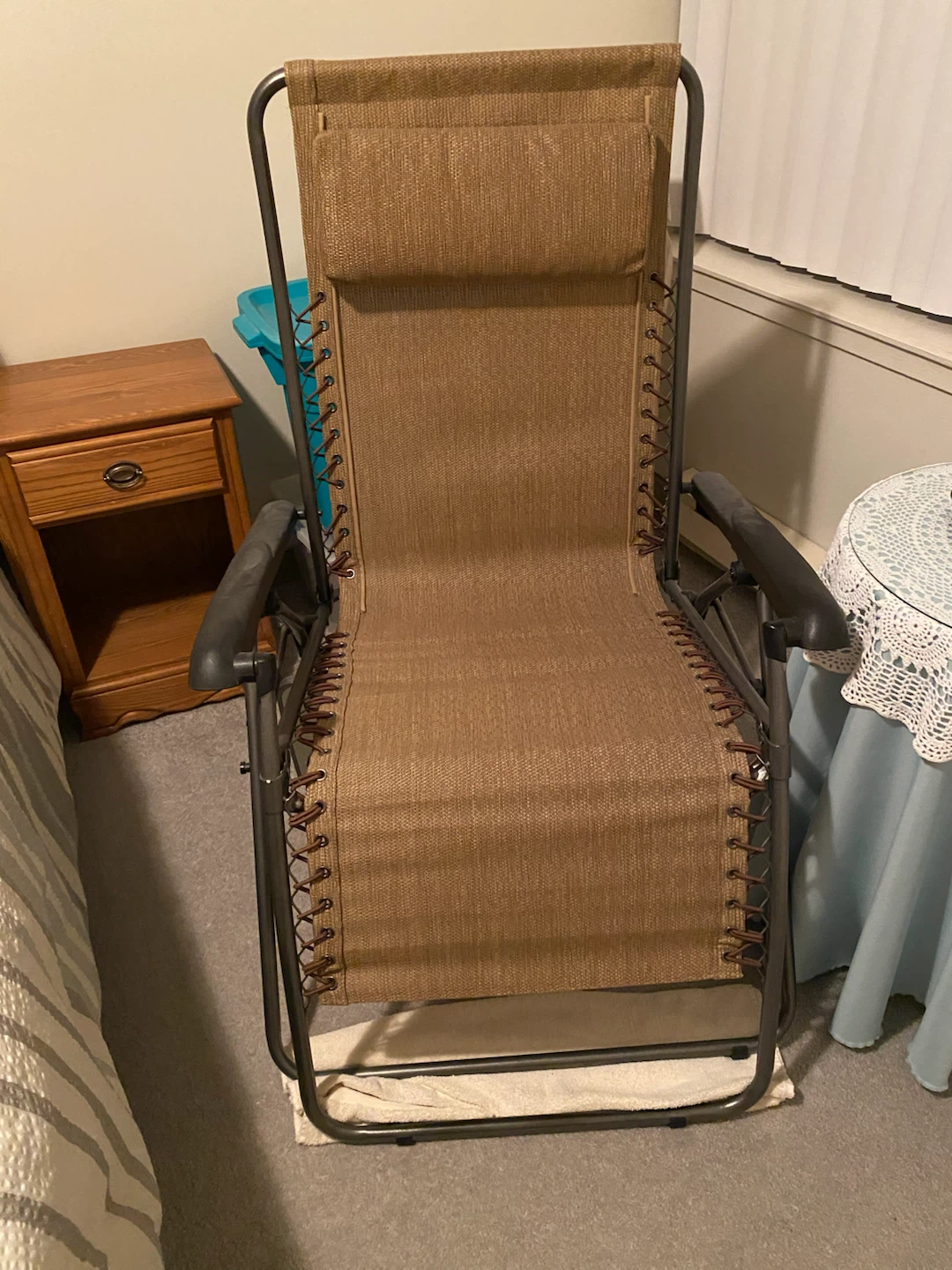 Brown Zero Gravity Chair with Tray