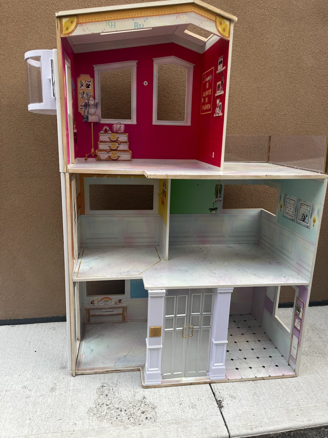 Rainbow High 3 Story Dollhouse/Townhouse