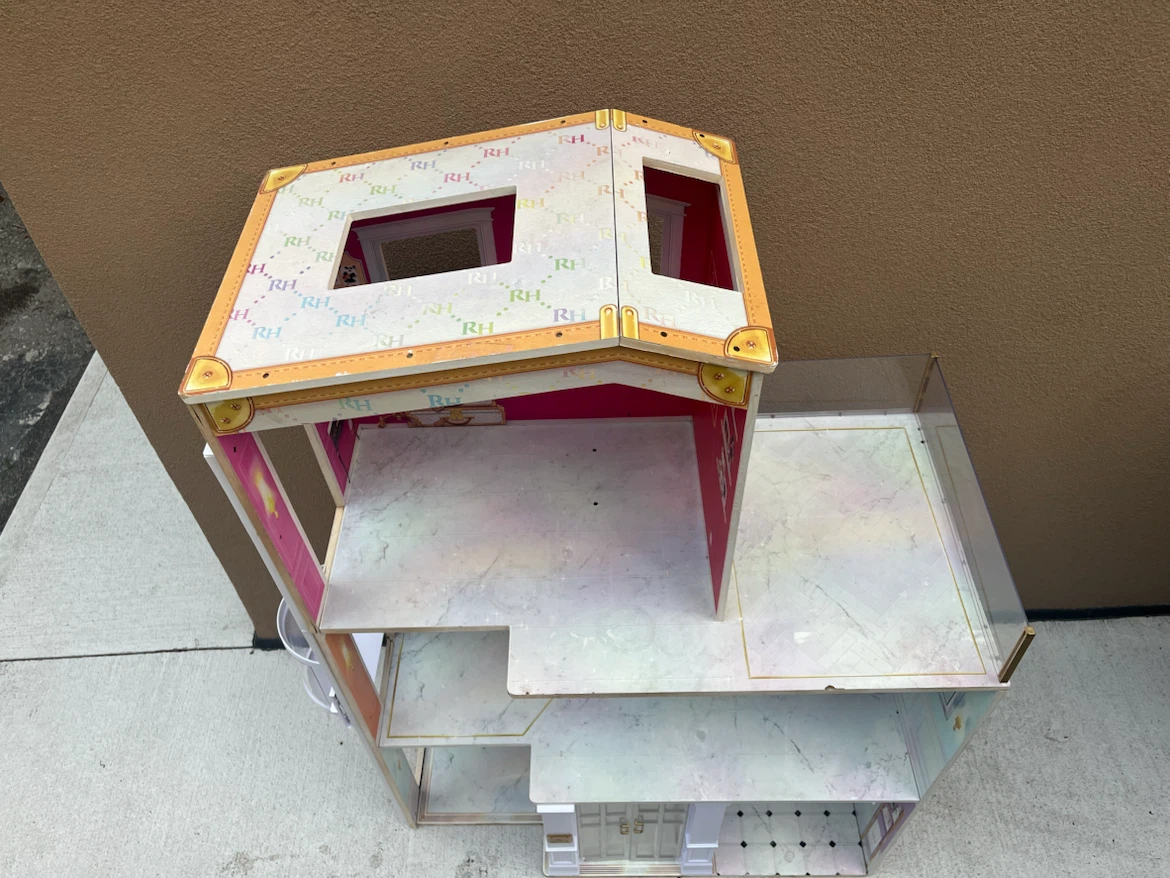 Rainbow High 3 Story Dollhouse/Townhouse - photo 3