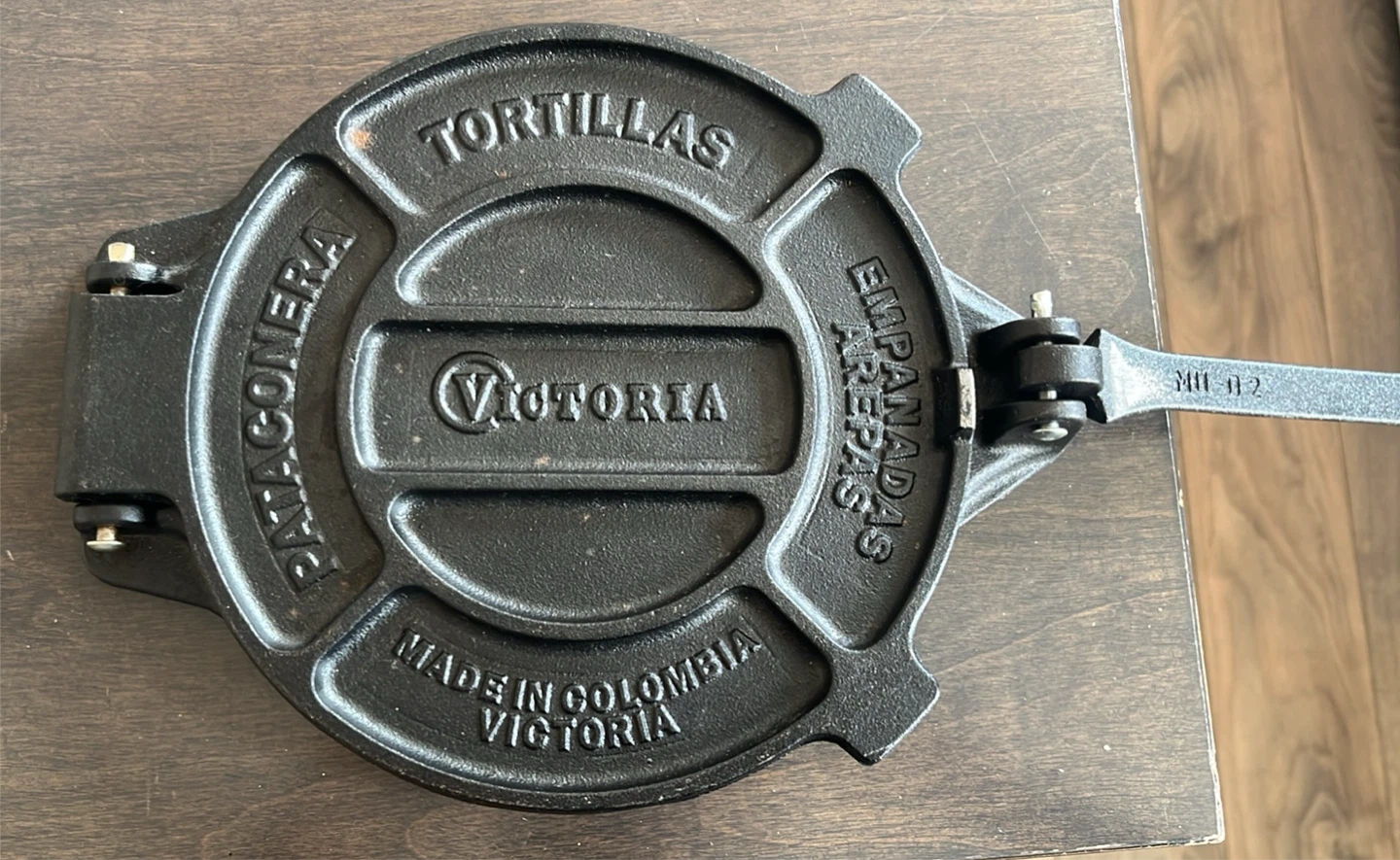 Victoria Cast Iron Tortilla Press