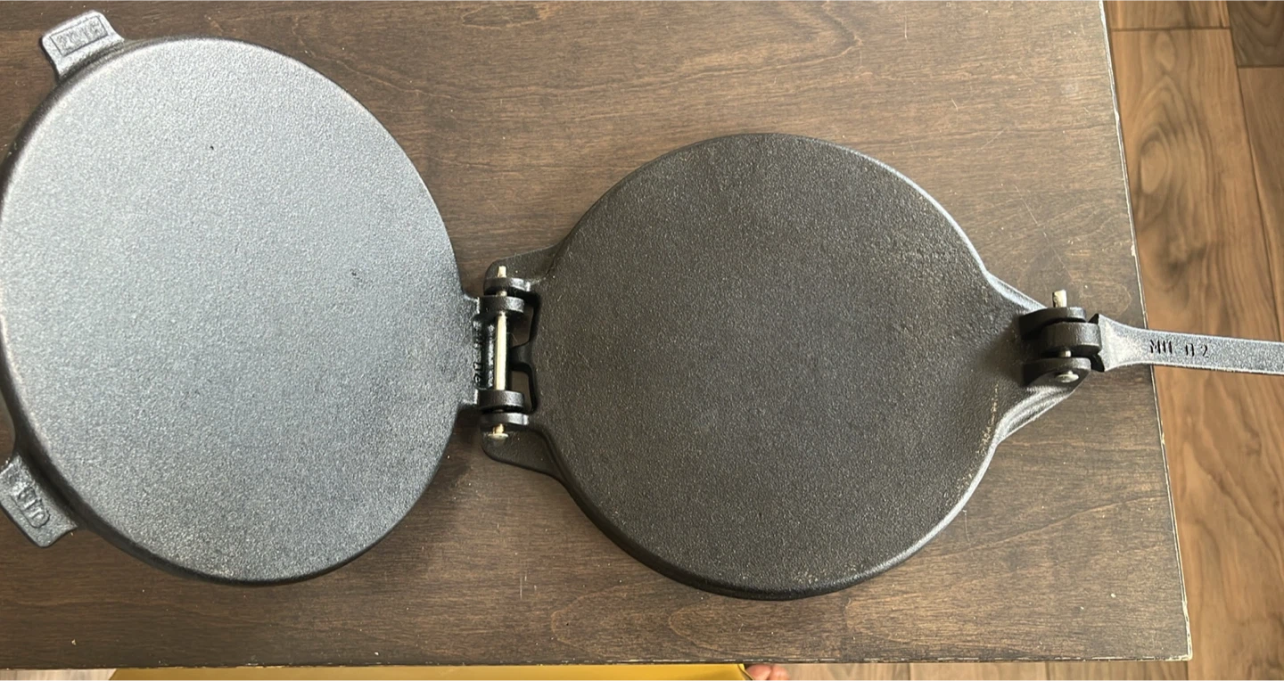 Victoria Cast Iron Tortilla Press - photo 2