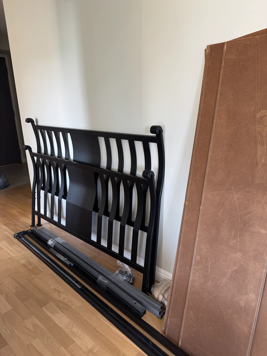 Black metal queen size bed frame - photo 2