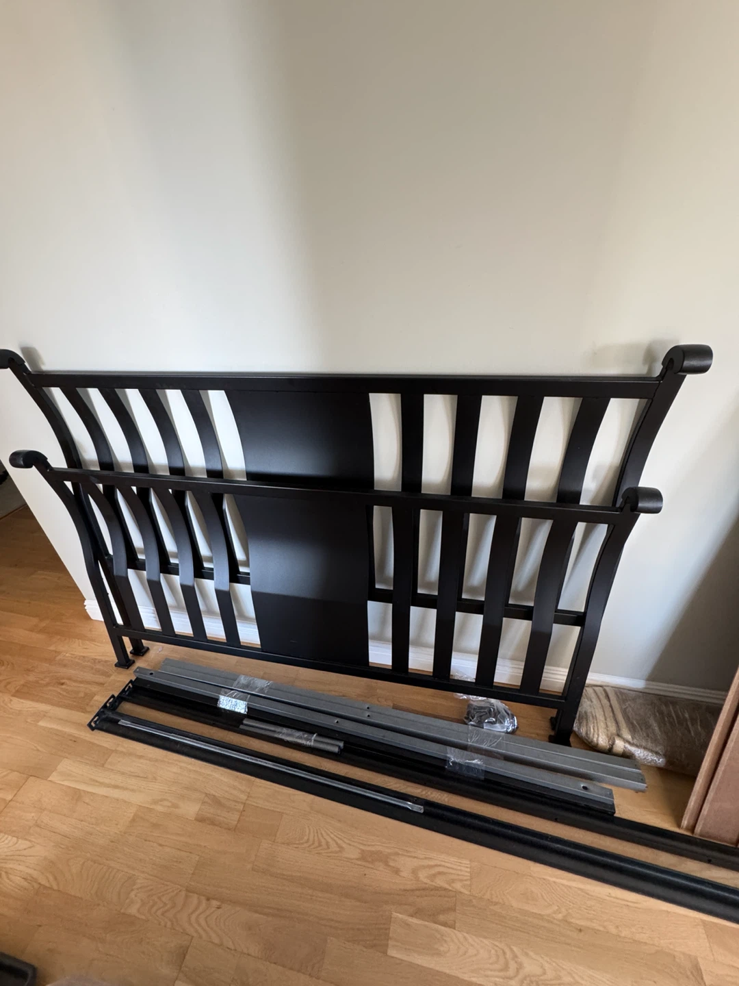 Black metal queen size bed frame - photo 3