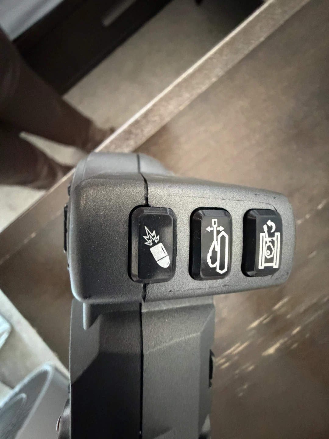 TRX M-X Remote Control Tank Toy - photo 2