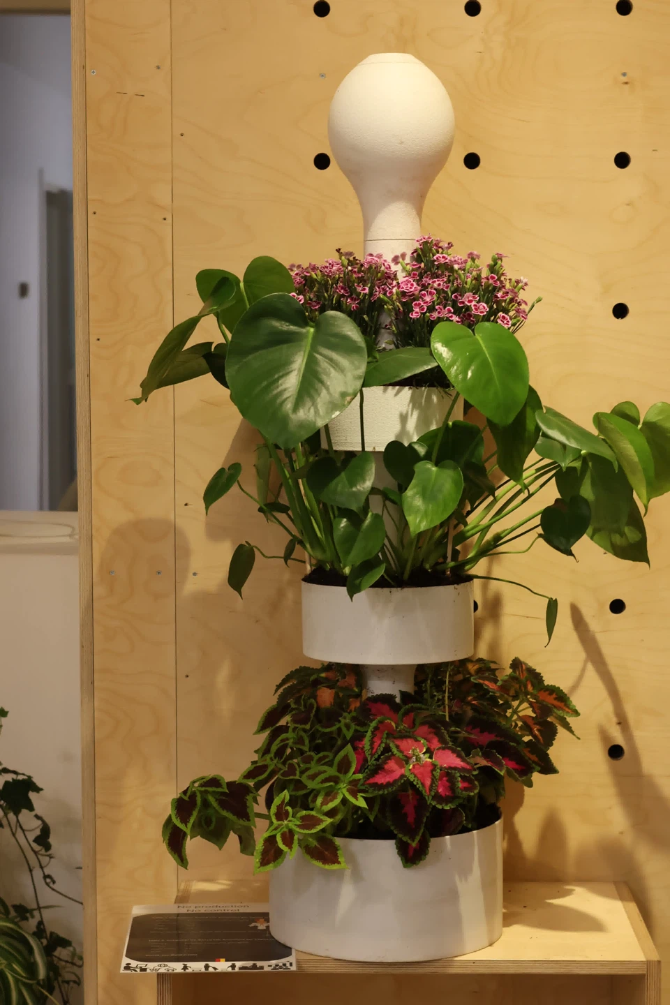NEW 43” Garden Stack Self-Watering Planter - photo 2