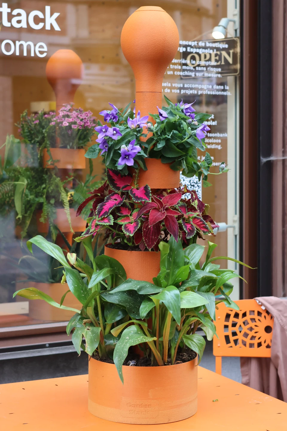 NEW 43” Garden Stack Self-Watering Planter - photo 3