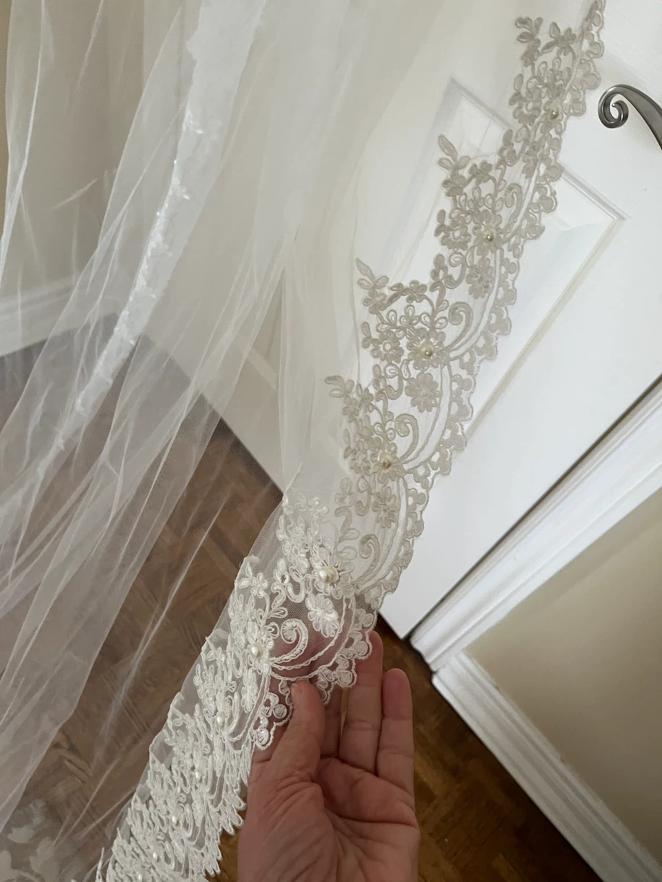 8Ft Long Lace Wedding Veil with Comb - photo 3