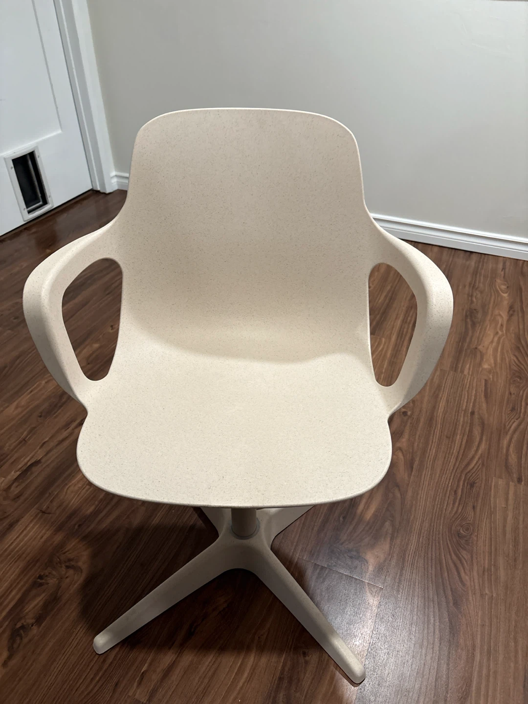 Cream Swirl Swivel Chair - photo 2