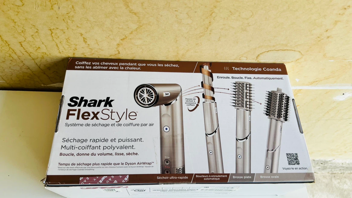 Brand New Shark FlexStyle Air Styling