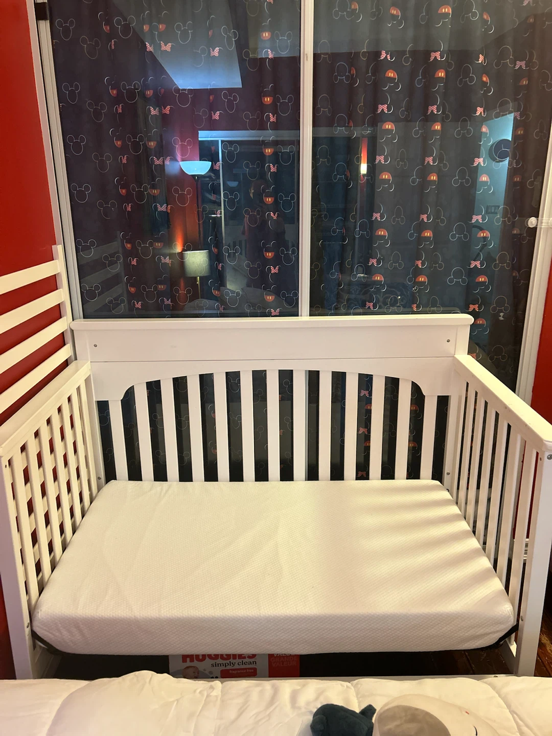 CONVERTIBLE BABY CRIB WITH MATTRESS