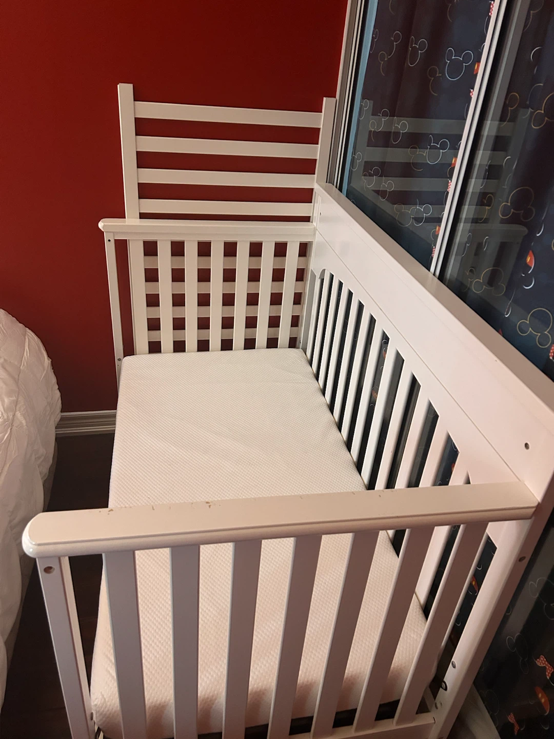 CONVERTIBLE BABY CRIB WITH MATTRESS - photo 3