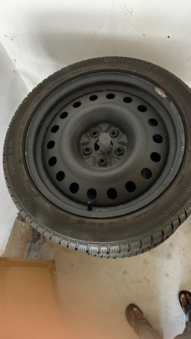 Set of Continental Winter Tyres/Steel Rims/1 unit of Tyre Rack - photo 3